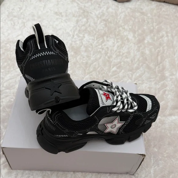 1:1 high quality Dior Black and White Star Sneakers, women/men 40-41 - Picture 2 of 9